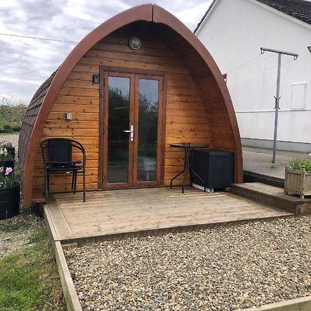 The Rainbow Pod Villa Milltown Malbay Exterior photo