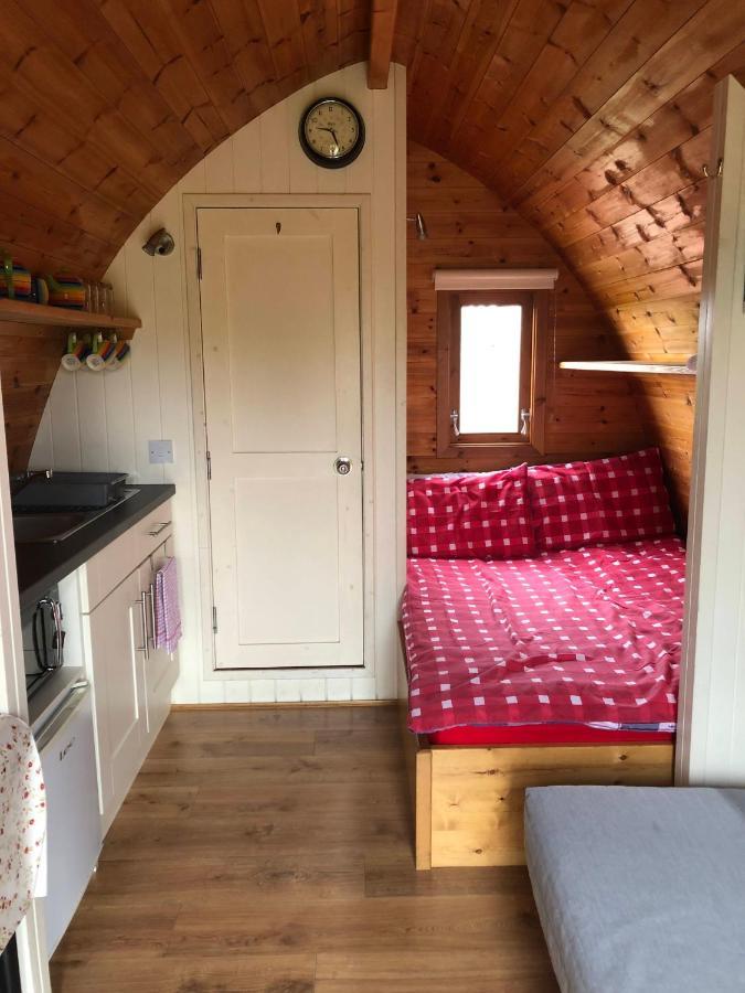The Rainbow Pod Villa Milltown Malbay Exterior photo