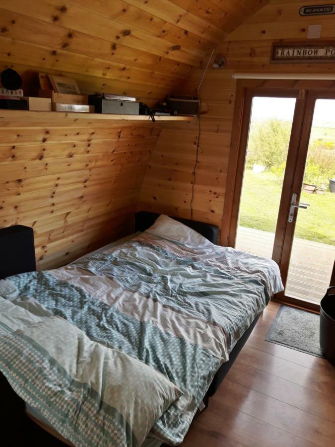 The Rainbow Pod Villa Milltown Malbay Exterior photo