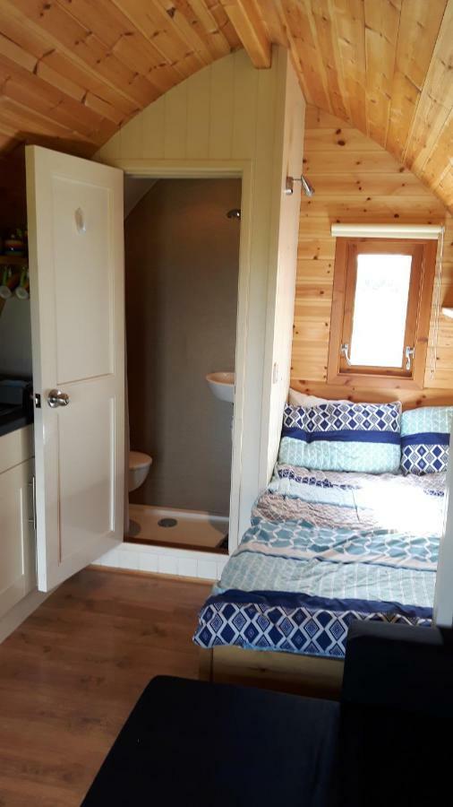The Rainbow Pod Villa Milltown Malbay Exterior photo