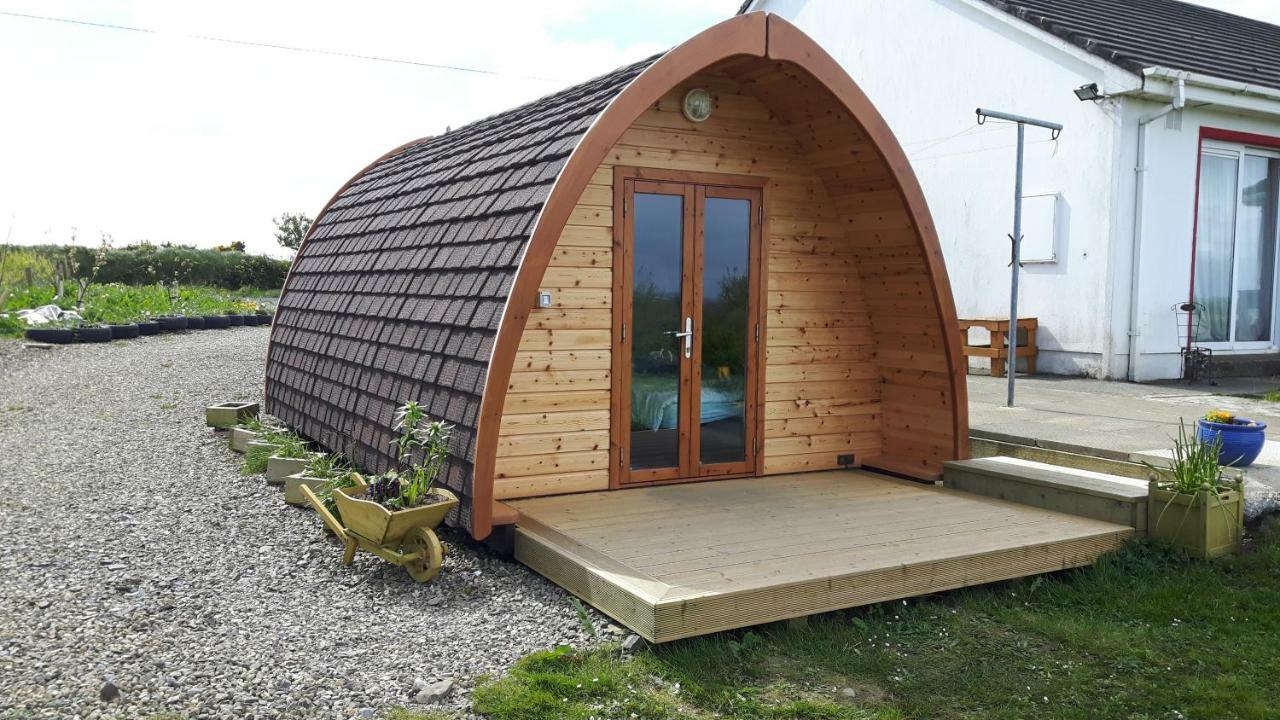 The Rainbow Pod Villa Milltown Malbay Exterior photo