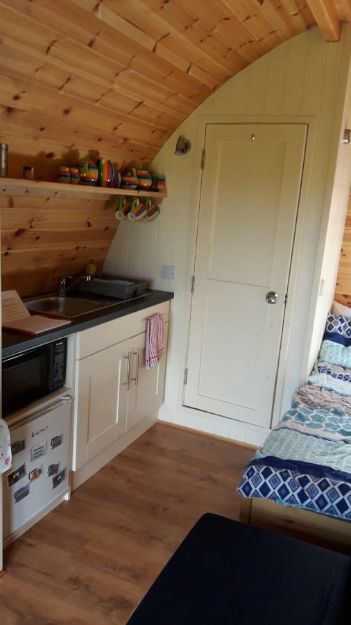 The Rainbow Pod Villa Milltown Malbay Exterior photo