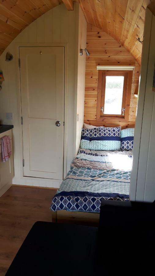 The Rainbow Pod Villa Milltown Malbay Exterior photo